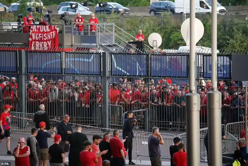 tifosi del liverpool allo stade de france 6