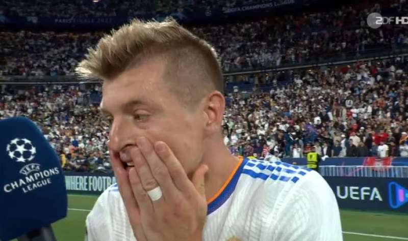 toni kroos abbandona intervista dopo la finale di champions