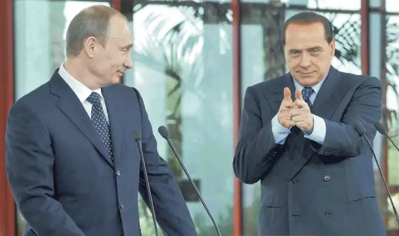 VLADIMIR PUTIN E SILVIO BERLUSCONI IN SARDEGNA NELL APRILE 2008