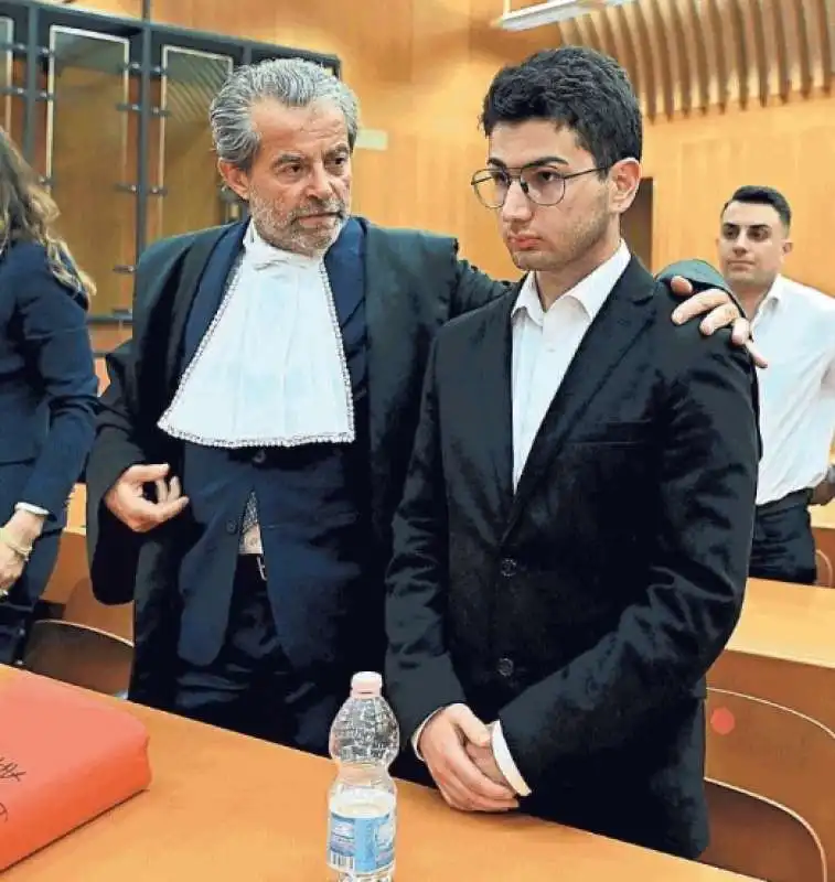 alex pompa in tribunale con l avvocato Claudio Strata