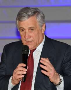 antonio tajani foto mezzelani gmt 480