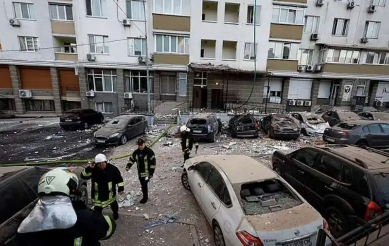     attacco russo a kiev  