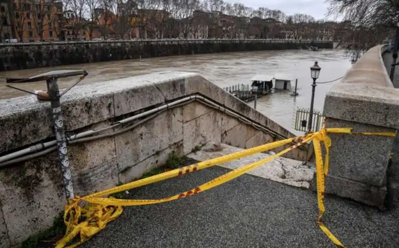 banchine tevere chiuse