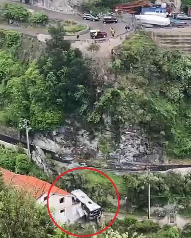 bus precipitato a ravello