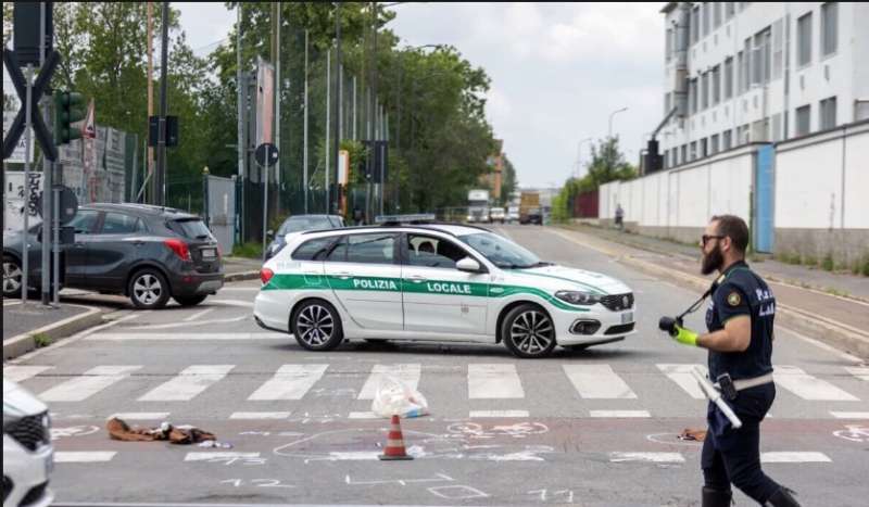 ciclista travolto e ucciso in via comasina a milano 14