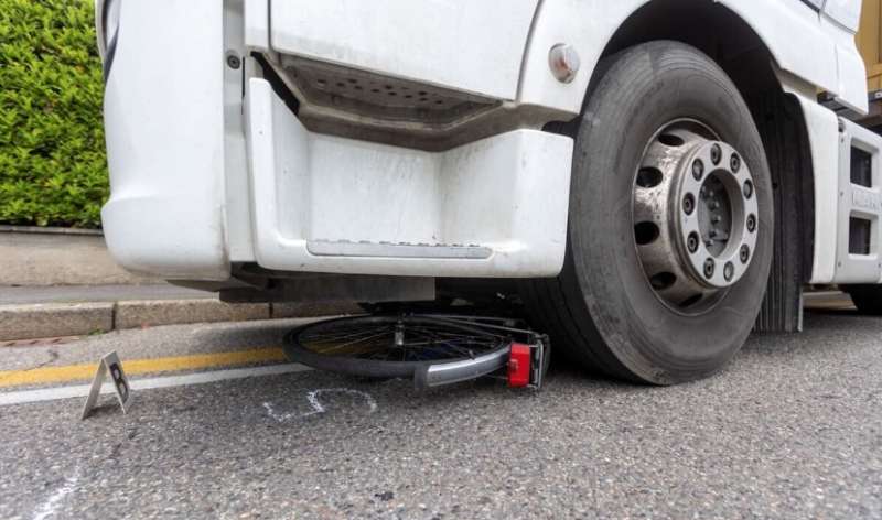 ciclista travolto e ucciso in via comasina a milano 2