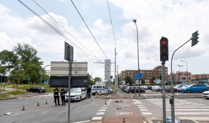 ciclista travolto e ucciso in via comasina a milano 6