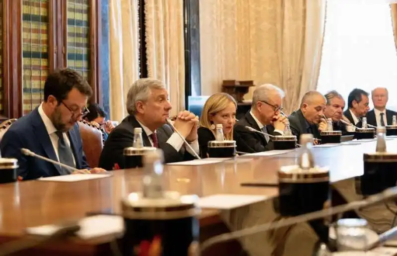 confronto tra governo e opposizioni a palazzo chigi 1