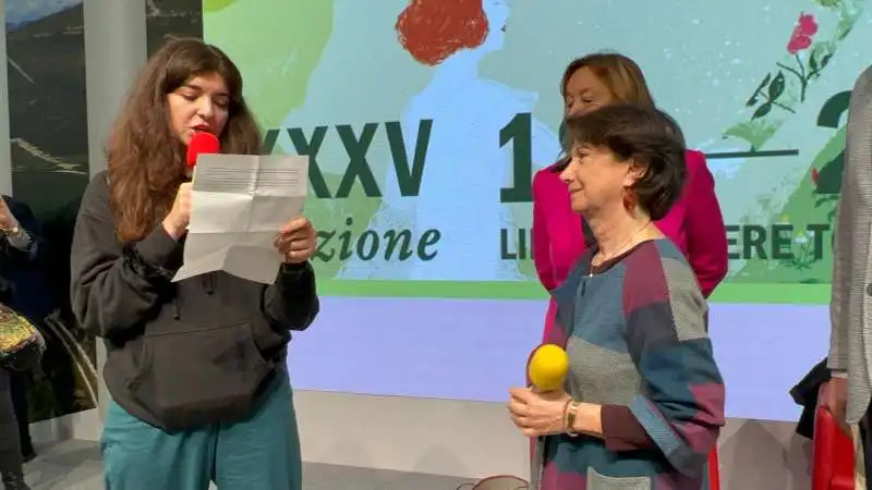 contestazione a eugenia roccella al salone del libro 6