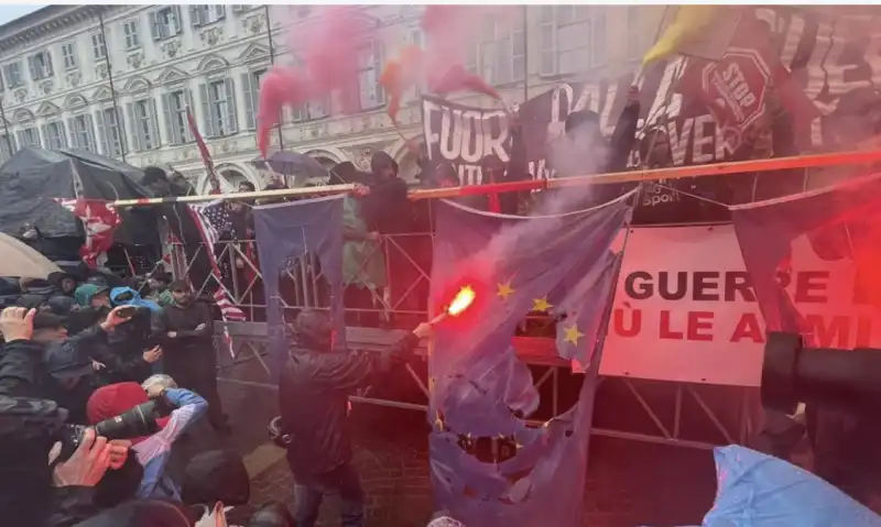 corteo del primo maggio a torino