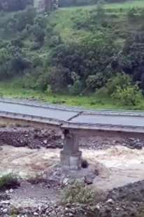 crollo del viadotto sul fiume trionto sulla sila 1