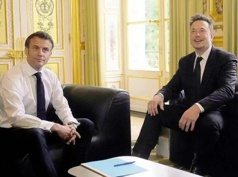 emmanuel macron elon musk a versailles 3