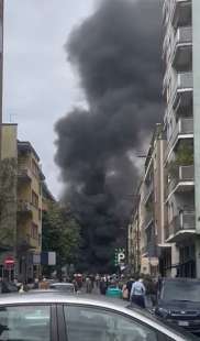 ESPLOSIONE IN CENTRO A MILANO