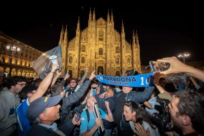 festa scudetto dei tifosi napoletani a milano 6