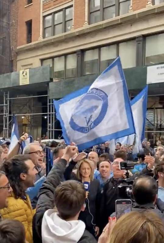 festa scudetto dei tifosi napoletani a new york