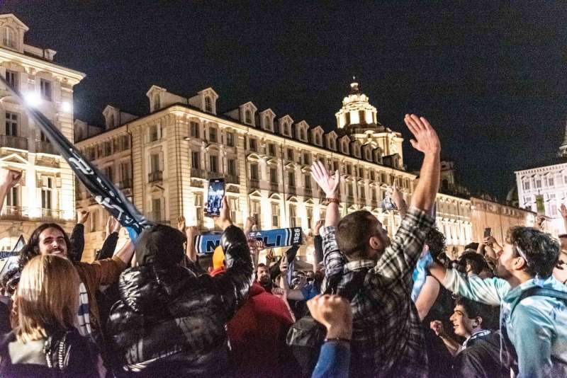 festa scudetto dei tifosi napoletani a torino 10