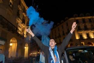 festa scudetto dei tifosi napoletani a torino 5