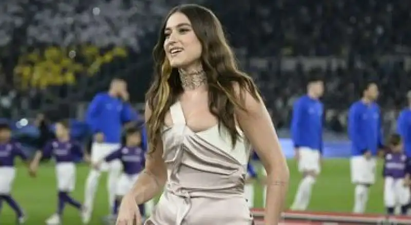 GAIA GOZZI CANTA L INNO DI MAMELI DURANTE LA FINALE DI COPPA ITALIA  