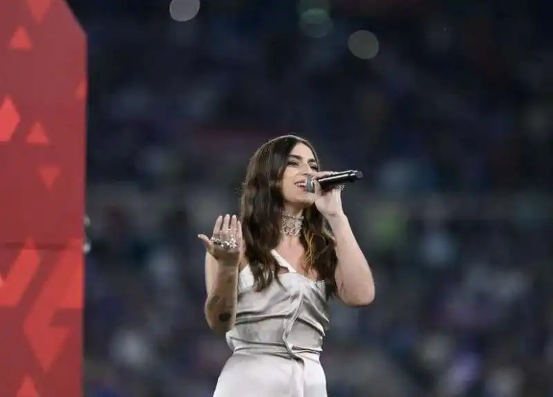 GAIA GOZZI CANTA L INNO DI MAMELI DURANTE LA FINALE DI COPPA ITALIA  