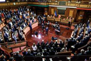 GIANNI MORANDI CANTA IN SENATO