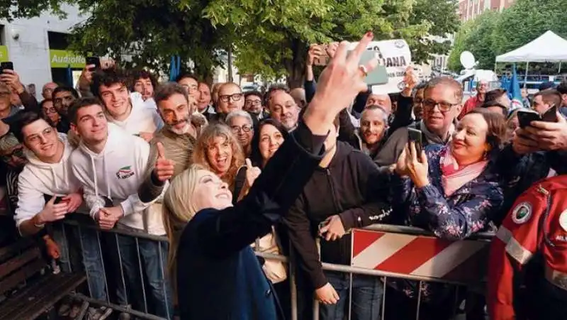 giorgia meloni comizio ancona