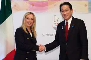 giorgia meloni fumio kishida g7 di hiroshima