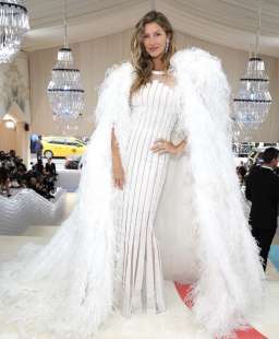 gisele bundchen met gala 2023 1