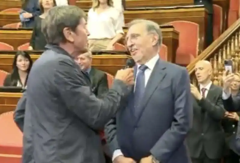 IGNAZIO LA RUSSA CANTA CON GIANNI MORANDI AL SENATO