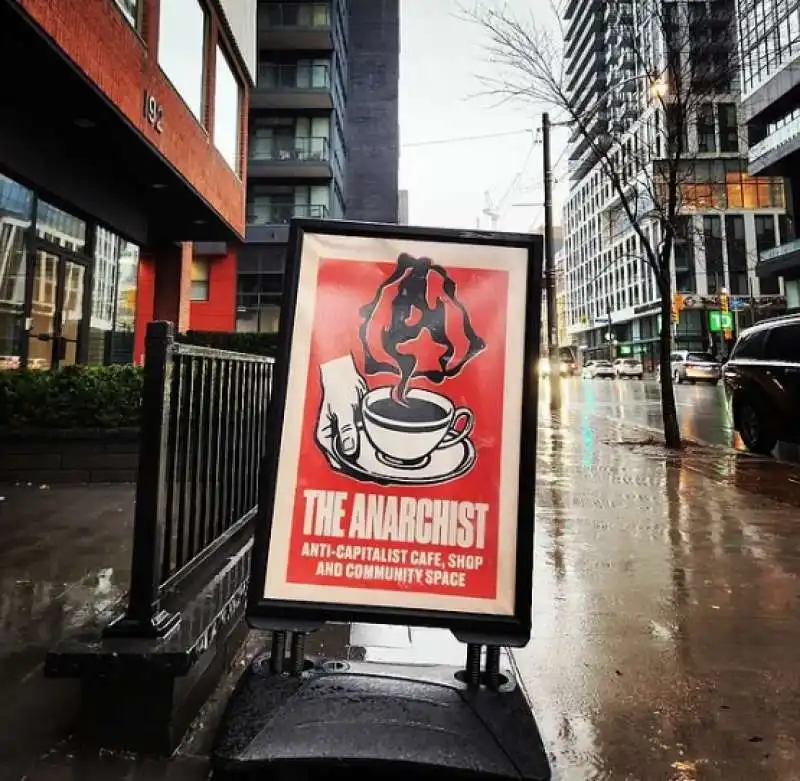 il bar the anarchist a toronto  3