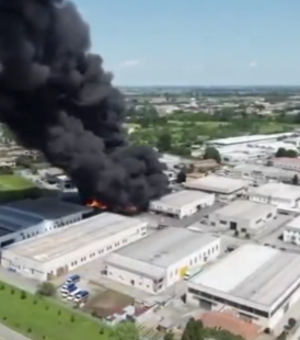 incendio fabbrica a fidenza 3