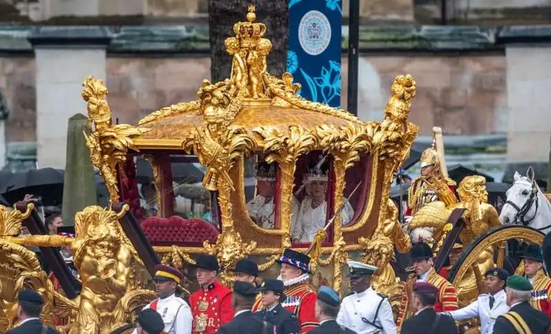 incoronazione re carlo e camilla 1