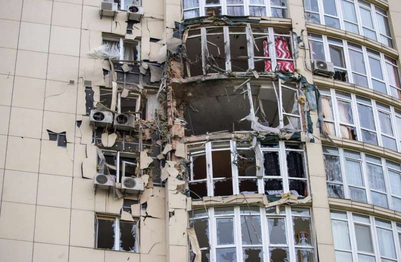 KIEV - PALAZZO SVENTRATO DAI MISSILI RUSSI