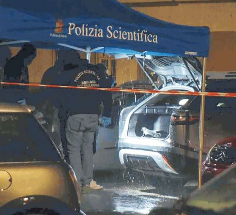 L AUTO DOVE E STATO RITROVATO IL CADAVERE DI MARCO CONFORTI