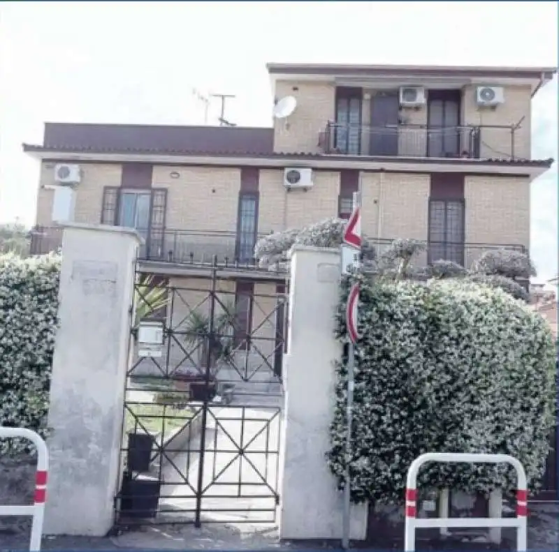 LA PALAZZINA DI MORENA NELLA QUALE VIVEVA STEFANO MASTROPIETRO 