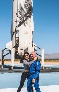 lauren sanchez jeff bezos 10