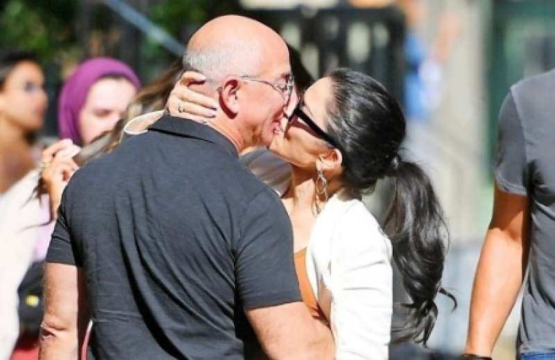 lauren sanchez jeff bezos 8