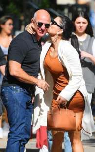 lauren sanchez jeff bezos 9