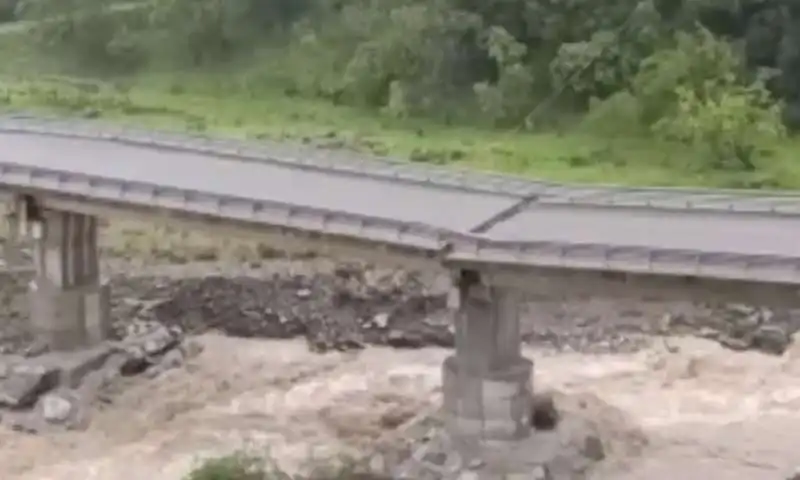 longobucco   crollo del viadotto sulla sila mare   1