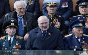 LUKASHENKO ALLA PARATA MILITARE A MOSCA 1