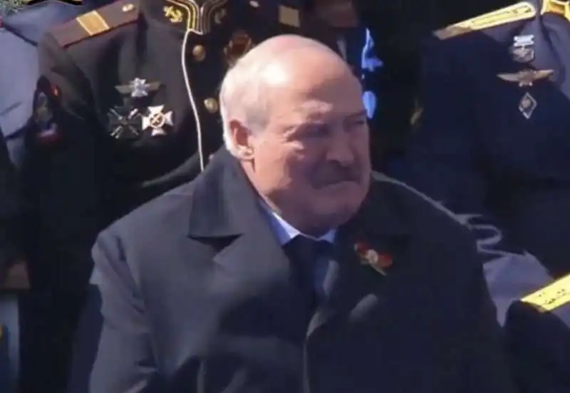 LUKASHENKO ALLA PARATA MILITARE A MOSCA 2