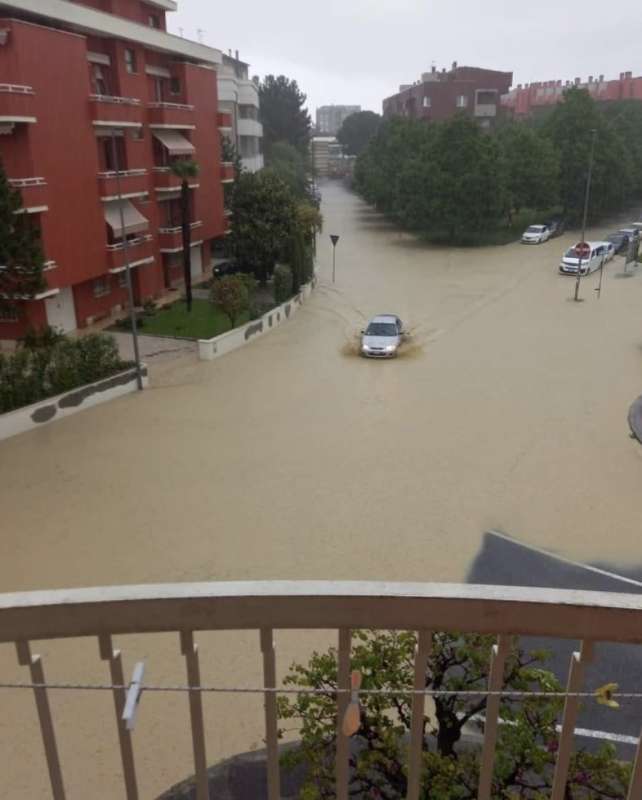 maltempo e allagamenti a riccione 11