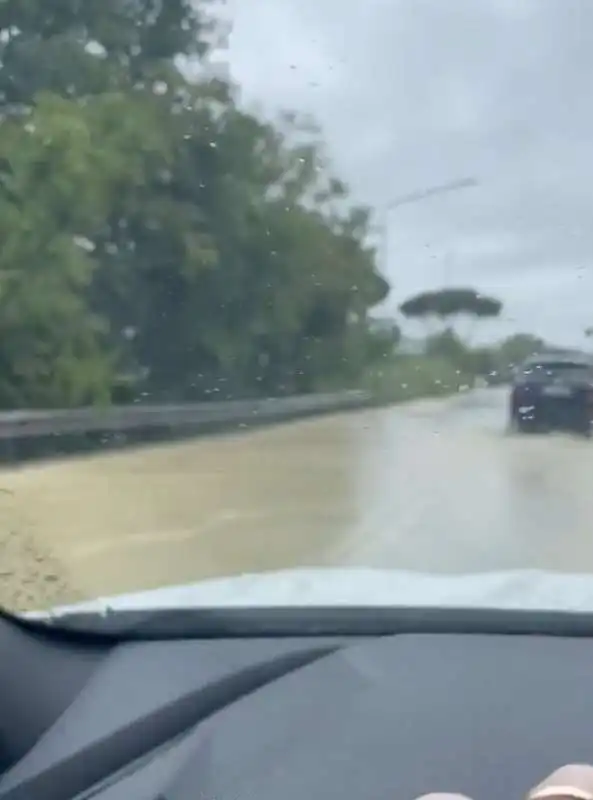 maltempo e allagamenti a riccione 3