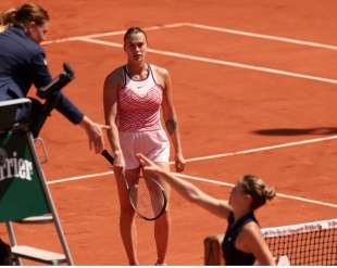 Marta Kostyuk non stringe la mano a Aryna Sabalenka 5