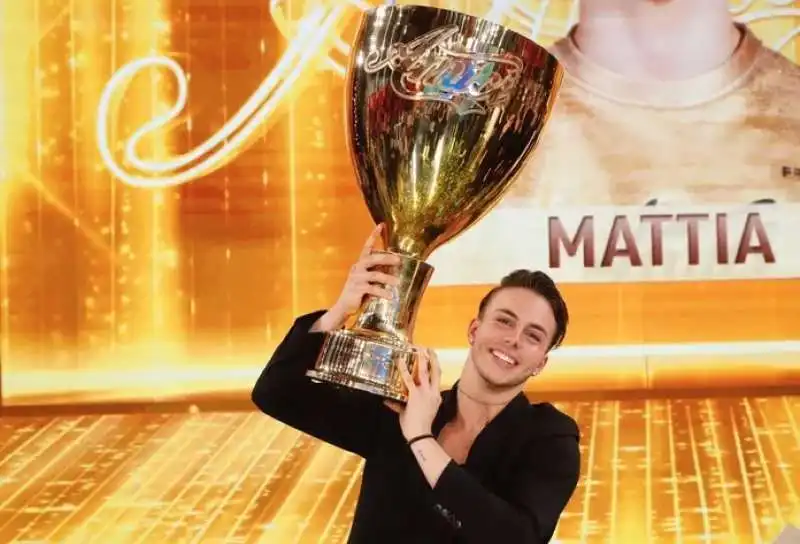 mattia zenzola vince amici 6