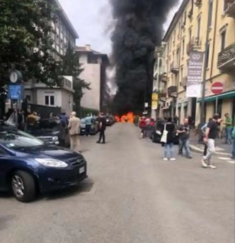 milano   esplosione in via pier lombardo   13