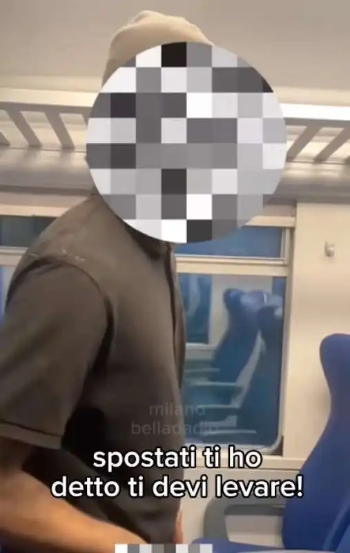 milano   molestie sul treno   1