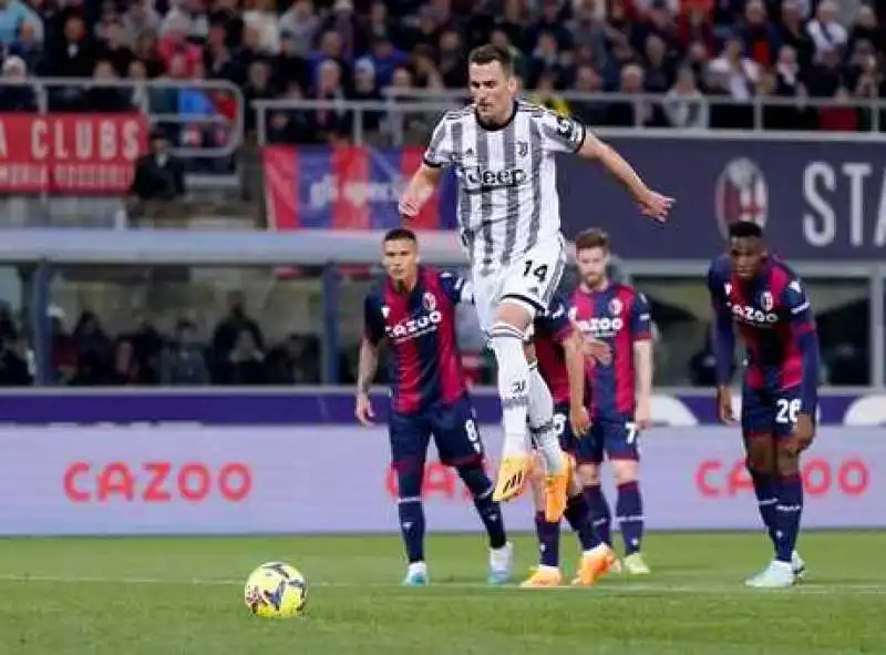 milik rigore sbagliato in bologna-juventus