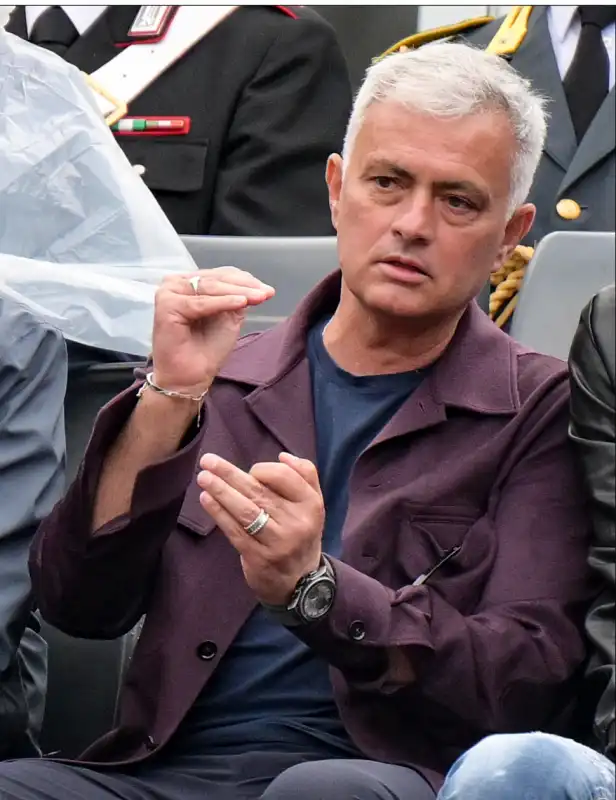 mourinho in tribuna agli internazionali