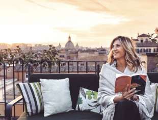 myrta merlino sul terrazzo di casa sua 1