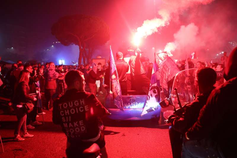 napoli festeggiamenti per lo scudetto 16